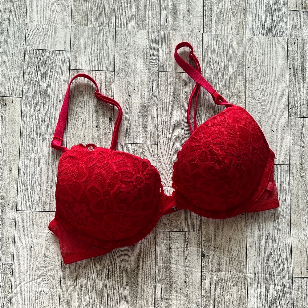 *closet clean out* Victoria's Secret Red Lace Push-Up Bra size 32B